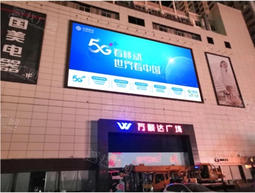 四川广告公司车上广告贴纸怎么去除？